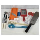 Mixed Lot Kitchen Gadget Items