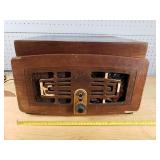 Zenith Tabletop AM Radio Turntable