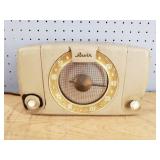 1951 Arvin Model 451-T AM Radio