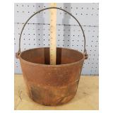 Large Cast Iron Flat Bottom Pot 8B