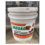 Motomco Farm & Ranch Jaguar Bait Chunx 18 lbs.