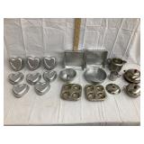 Childï¿½s Pans & Metal Molds, etc.