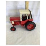 Ertl IH 1586 Toy Tractor
