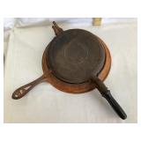 Griswold no. 8 Cast Iron ï¿½Scissor Hingeï¿½ Waffle