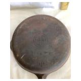Griswold no. 6 Cast Iron Skillet, 9ï¿½ Diameter