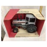 Scale Models 160 White Toy Tractor w/ Box, 1:16