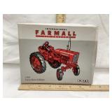 Ertl Farmall 140 Toy Tractor, 1/16 Scale, NIB,