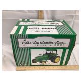 NIB Ertl John Deere 4040 1/16 Scale Toy Tractor