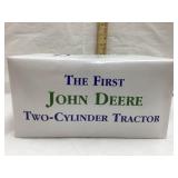 Ertl John Deere D Toy Tractor, 1998 Two Cylinder