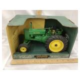 NIB Ertl John Deere Wide Front Model G 1/16 Scale