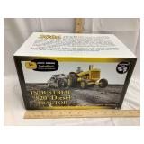 NIB Ertl John Deere Industrial 820 Diesel 1/16