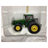 Ertl John Deere 8520 Toy Tractor W/ Triples,