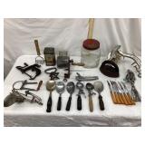 Kitchen Primitives incl. Ice Cream Scoops,