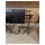 Quilt rack lantern and pitcher