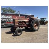 International 856 Tractor