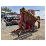 Newholland 352 Feed Mixer.
