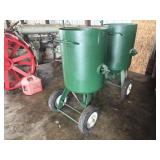 Sandblaster tank