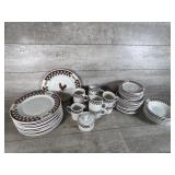 Set of Betty Crocker dishes