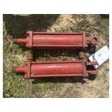 2 Hydraulic Cylinders