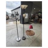 Table, (3) lamps