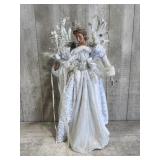A Maceyï¿½s Store Front Window Display Angel