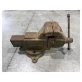 Bench vise