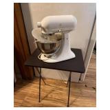 Kitchenaid Mixer, Table