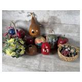 Apple decor, baskets