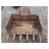 36in Cat Backhoe Tooth Bucket