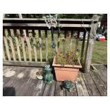 Planners, frog decor, hummingbird feeder