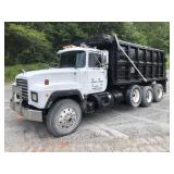 1995 MACK RD690S TRI-AXLE DUMP TRUCK