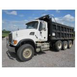 2005 MACK GRANITE CV713 TRI-AXLE DUMP TRUCK