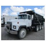 1995 MACK RD690S TRI-AXLE DUMP TRUCK