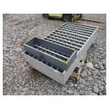 (1) METAL NUT & BOLT BIN