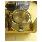 2 pet food bowls