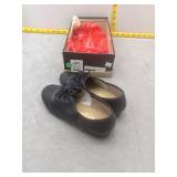Leo's dance wear black tap shoes , youth  size thr