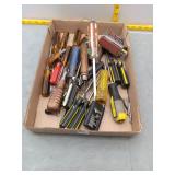 Screw drivers & Craftsman measure tape