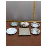 6pc  Style Decorative Plate & Trivet Lot -