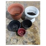 5 Plastic Plant Pots - Assorted Sizes/Colors