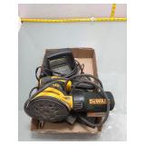 DeWalt Random Orbit Sander - Corded