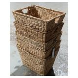5Huntington Home Woven Water Hyacinth Basket