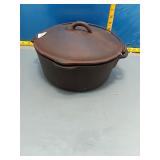 Cast Iron Dutch Oven w/ Lid - Large