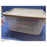 Sterilite clear tote w/ locking handle lid