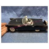 Revell 1:18 Die cast 1990 Ford Thunderbird