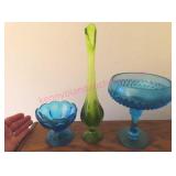 Vtg Green 12in vase & blue candy pcs (LR)