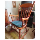 Nice maple rocker (Tell City ??) BR2