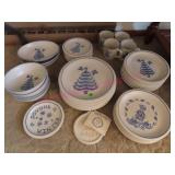 Pfaltzgraff Lot J (Yorktowne Christmas various) LR