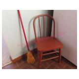 Smaller antique youth chair & broom (kitchen)