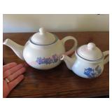 (2) Pfaltzgraff Teapots (2 sizes)