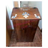 Painted pine trash bin housing (Kitch)